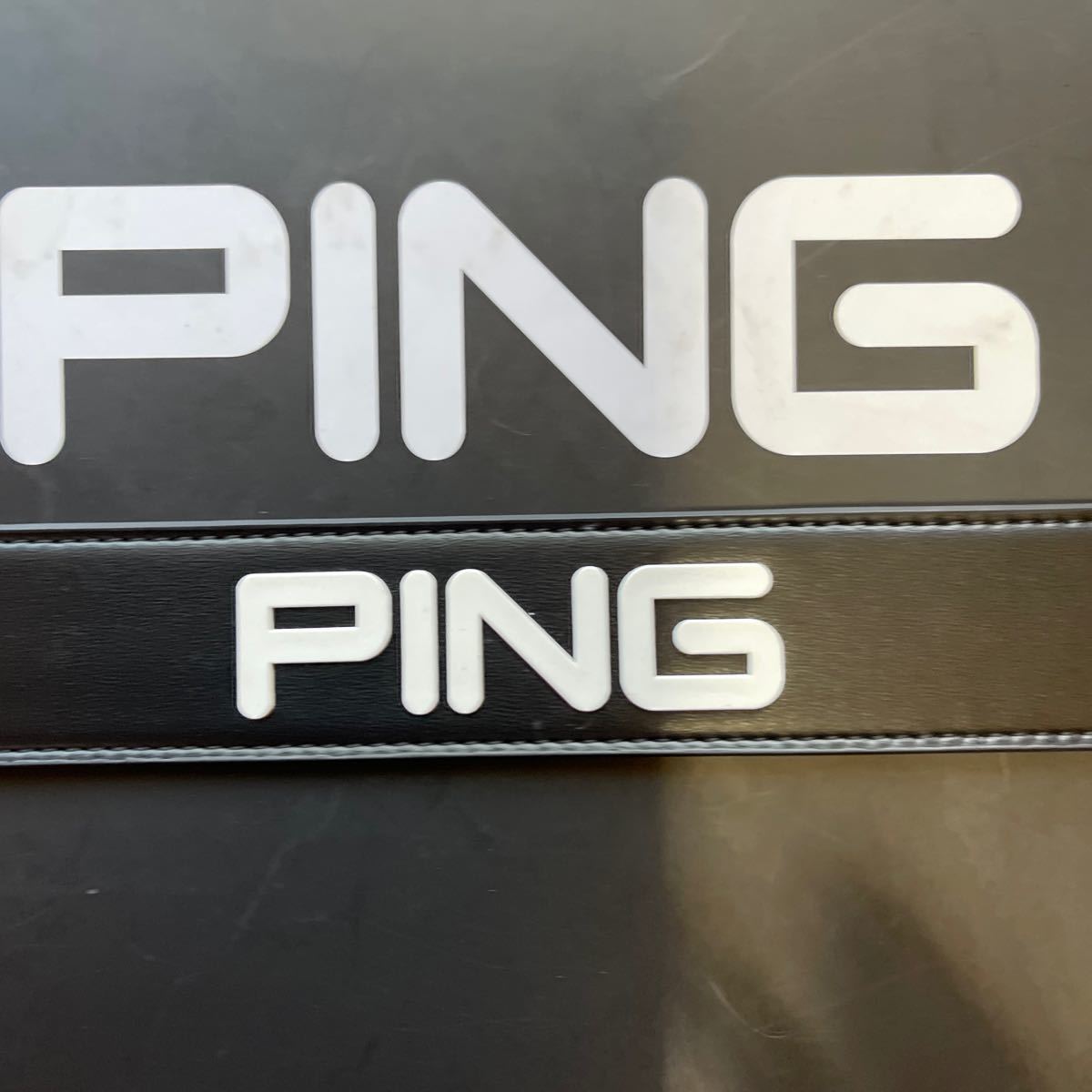 送料無料PING GOLFピンゴルフ最新モデルリアルPINGバックル合成皮革ベルト立体連ロゴFREE cutting調節可能unisex Black白ロゴ新品