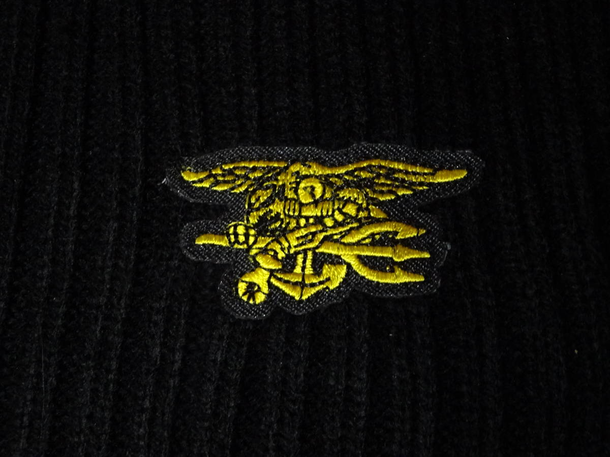 残りわずか/米軍特殊部隊型ネイビーシールズブラックコマンド３シーズンセーター 黒/耐摩耗性・強アクリル素材/軍納入工場製_印刷ではなく金糸の刺繍です。
