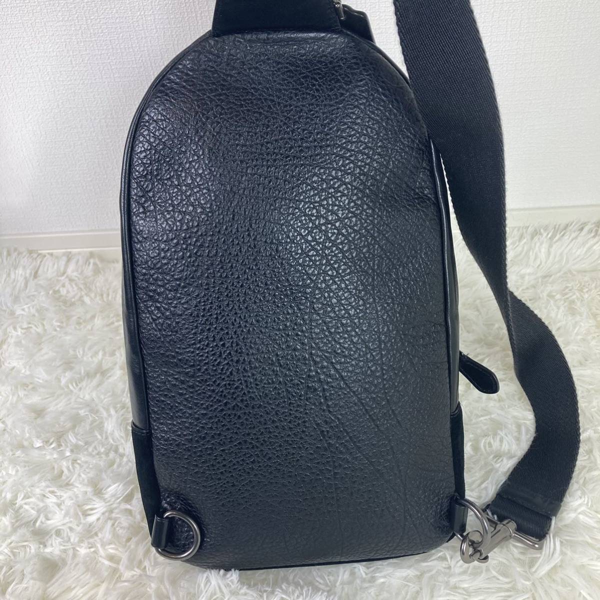 1円【極美品 入手困難】COACH コーチ ボディバッグ ビジネスバッグ ショルダーバッグ ヘリテージ メンズ 黒 肩掛け 斜め掛け レザー 本革_画像3