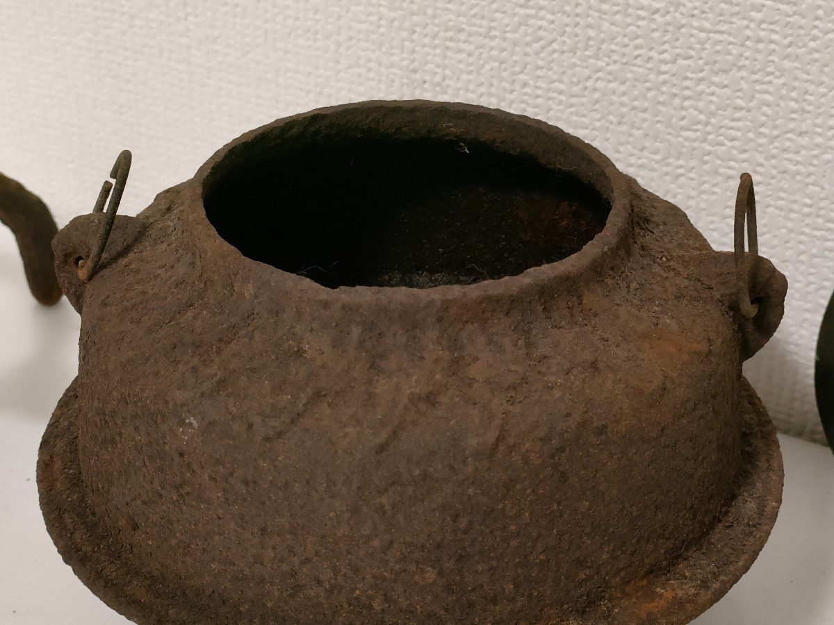 鉄瓶　銅蓋　鉄器　鉄釜　鉄製　茶釜　三つ足 五徳　水漏れなし　時代物　茶道具　煎茶道具　囲炉裏　古民具　レトロ　_画像8