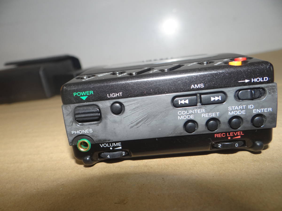 SY1520　SONY DAT WALKMAN DIGITAL AUDIO TAPE-CORDER TCD-D3 ジャンク品_画像4