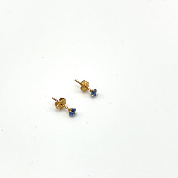 fi50542 サファイヤ 小粒 ピアス K18 金具 18金 シンプル デザイン ブルー 宝石 アクセサリーの画像1