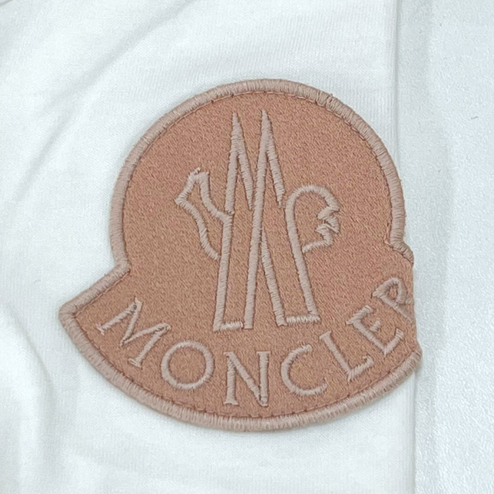 【72366BS】未使用・アウトレット処分品　MONCLER/モンクレール　半袖Ｔシャツ　ロゴワッペン　8C71600 V8102　レディース　M　ホワイト_画像4