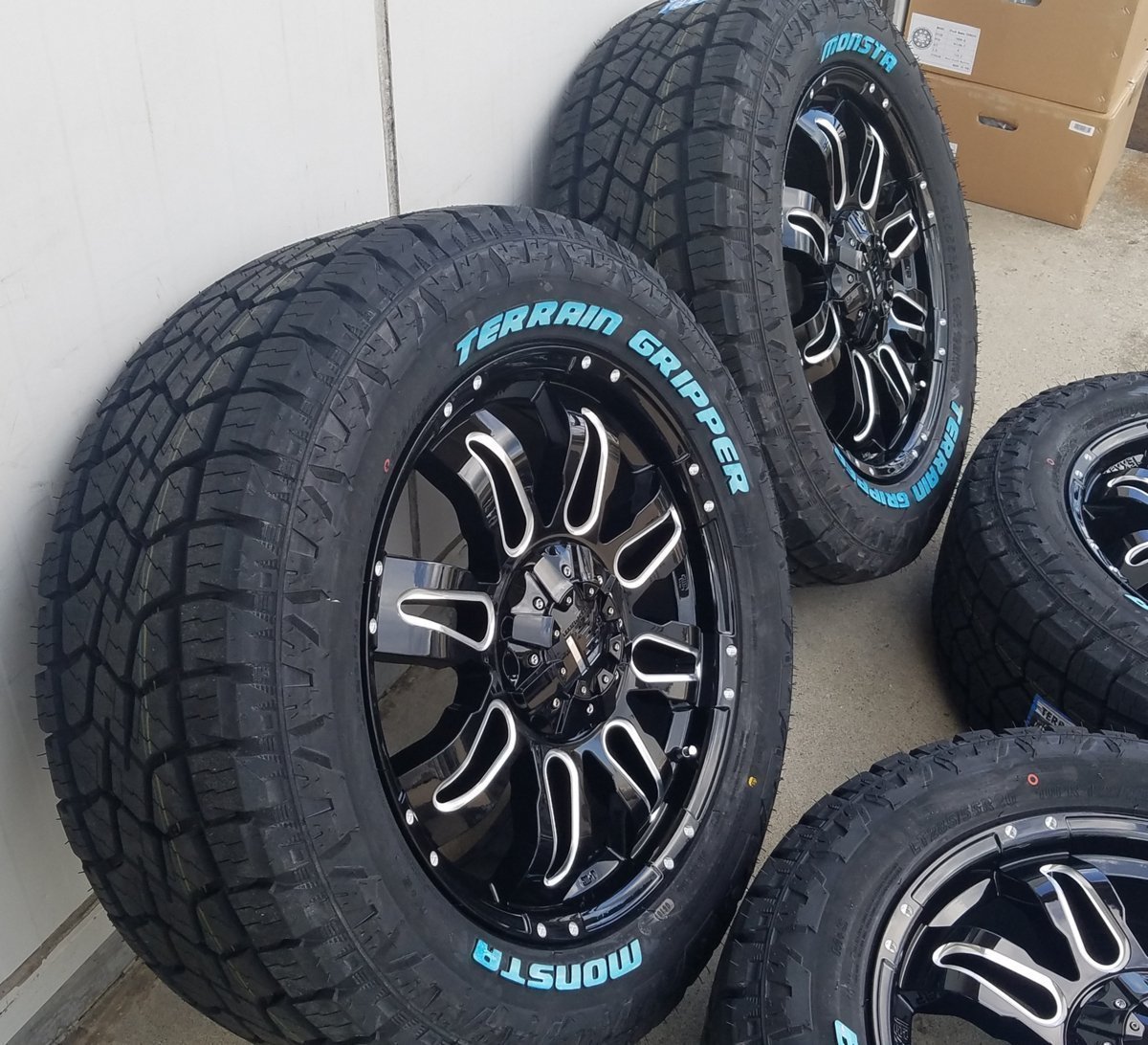 ナビゲーター エスカレード タホ サバーバン シエラ 20インチ MONSTA TERRAIN GRIPPER 285/50R20 285/55R20 ホワイトレター_画像5