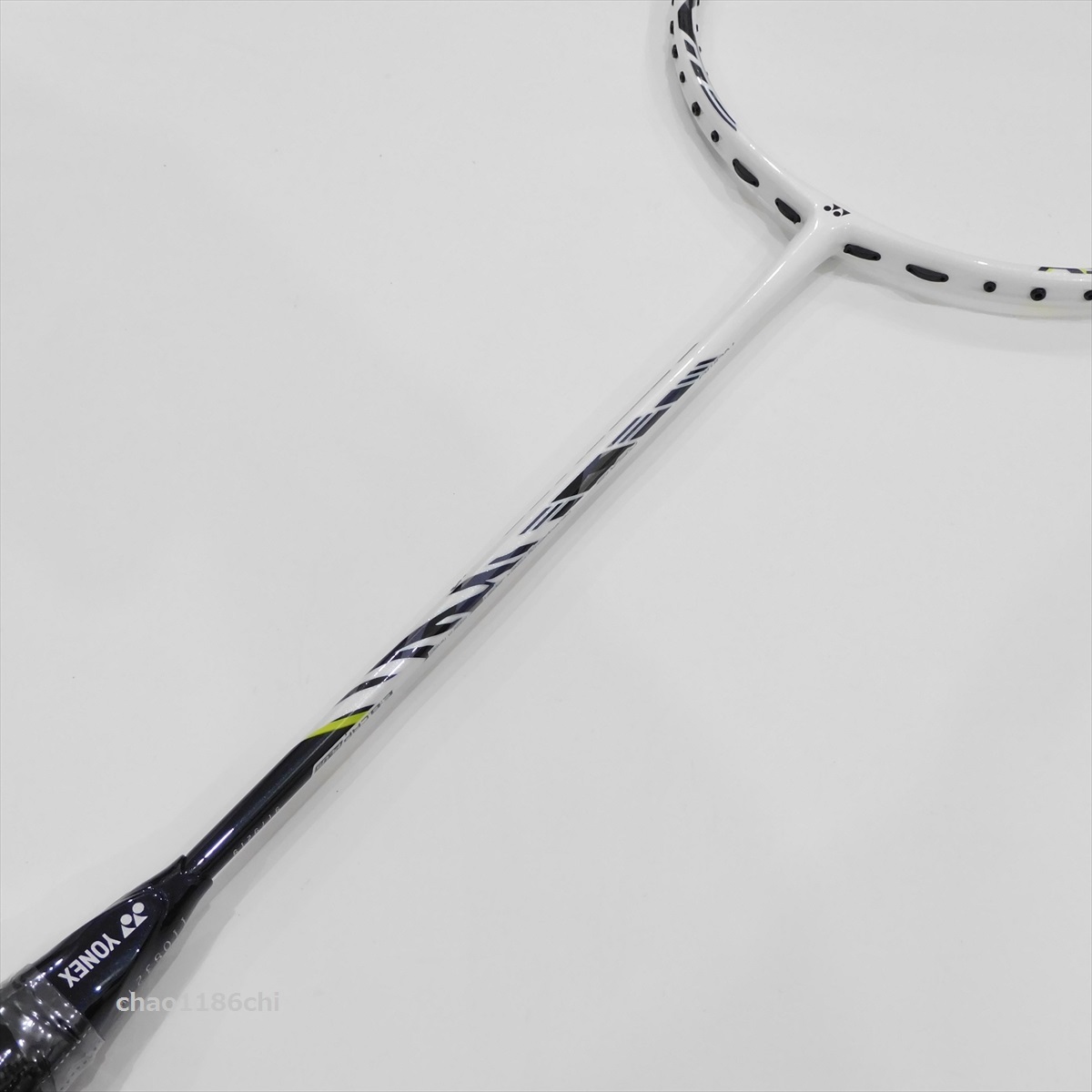 送料込/新品/ヨネックス/4U5/最新モデル/白/アストロクス99 送料込/新品/ヨネックス/4U5/最新モデル/白/アストロクス99