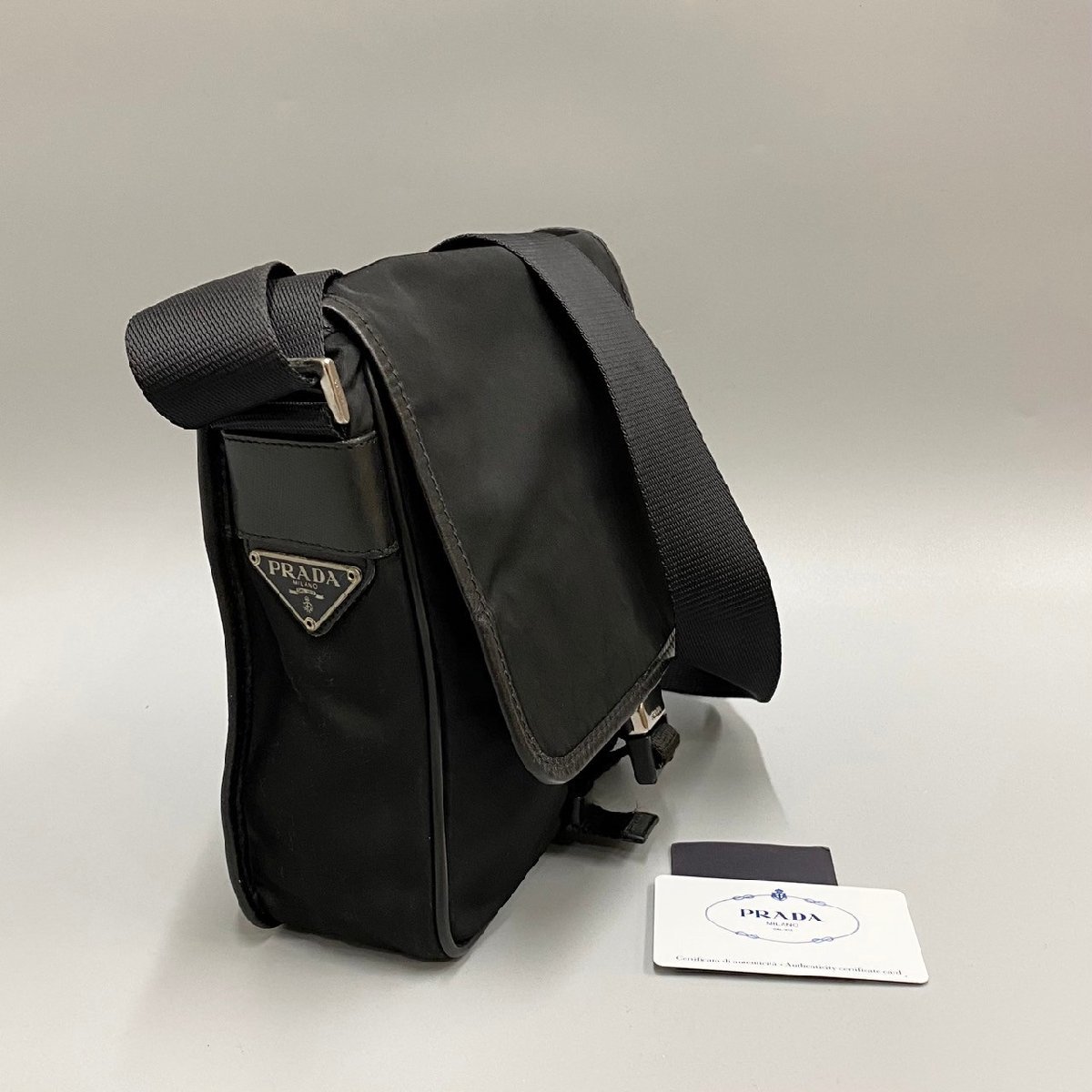 極上 美品 希少品 カード付 PRADA プラダ 三角ロゴ 金具 ナイロン レザー 本革 ミニ ショルダーバッグ ポシェット ブラック 02427