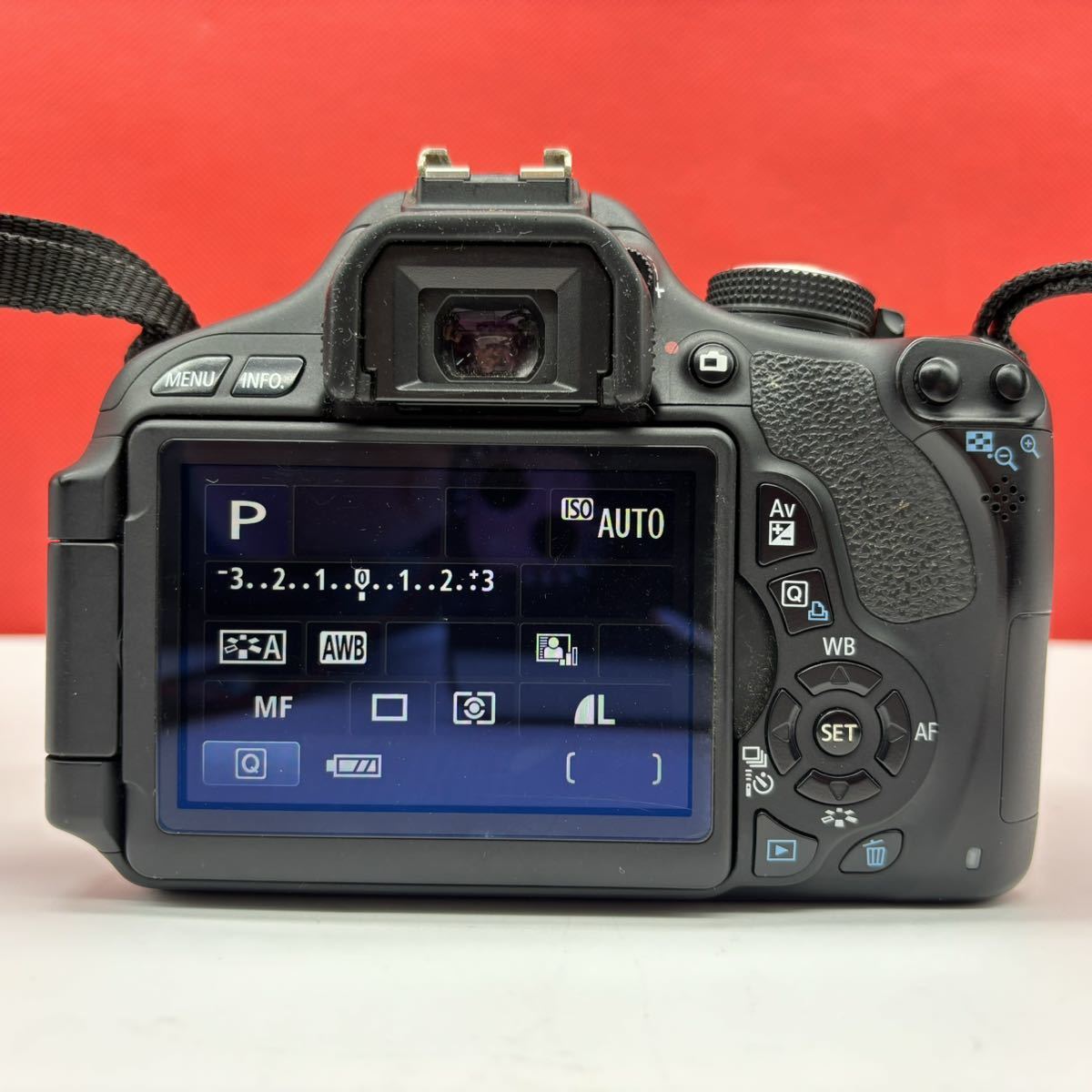 ◆ Canon EOS Kiss X5 デジタル一眼レフカメラ ZOOM LENS EF-S 18-55mm F3.5-5.6 IS Ⅱ 動作確認済 430EX Ⅱ ストロボ バッテリー キャノン_画像3