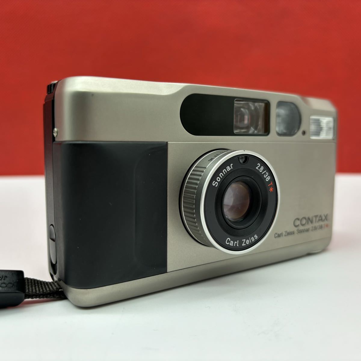◆ CONTAX T2 コンパクトフィルムカメラ Carl Zeiss Sonnar 2.8/38 T* シャッター、フラッシュOK 箱付き コンタックス_画像4