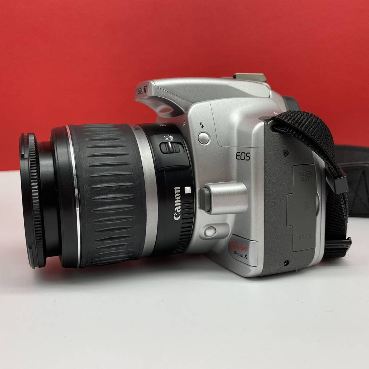 □ Canon EOS Kiss Digital X キット デジタル一眼レフカメラ EF-S 18-55mm F3.5-5.6 II USM 動作確認済 バッテリー 充電器 キャノン_画像4
