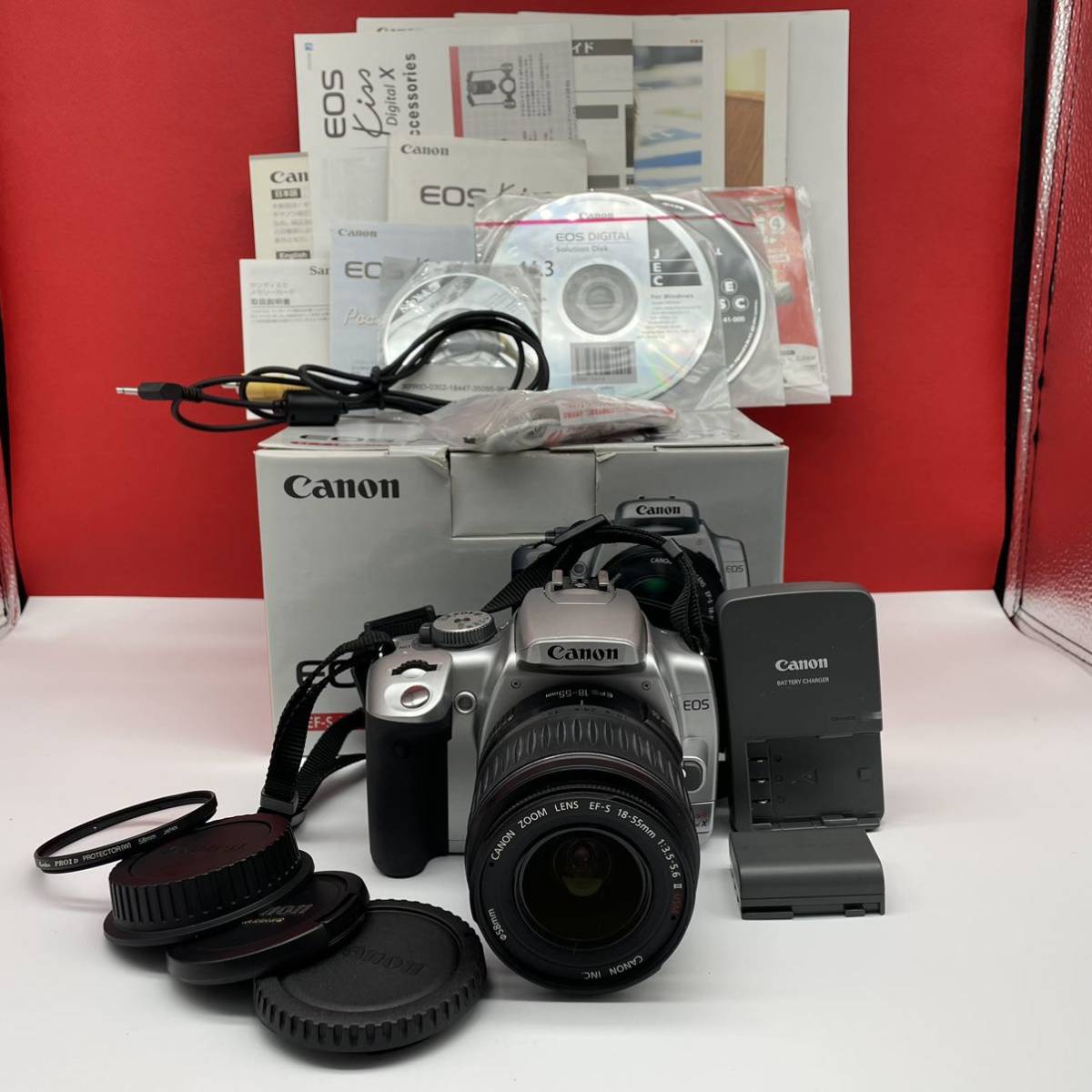 □ Canon EOS Kiss Digital X キット デジタル一眼レフカメラ EF-S 18-55mm F3.5-5.6 II USM 動作確認済 バッテリー 充電器 キャノン_画像1