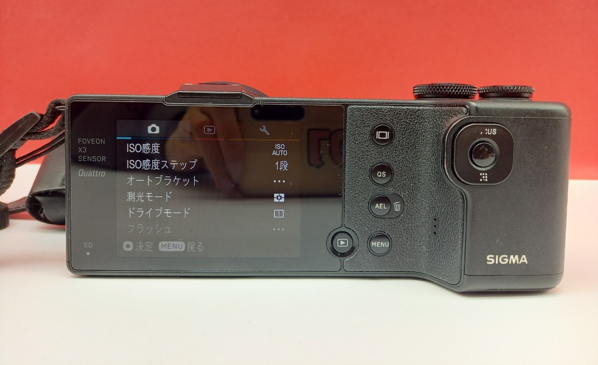■ SIGMA dp3 Quattro LENS 50ｍｍ F2.8 MACRO コンパクトデジタルカメラ 動作確認済 シャッターOK バッテリー 充電器 シグマ_画像3