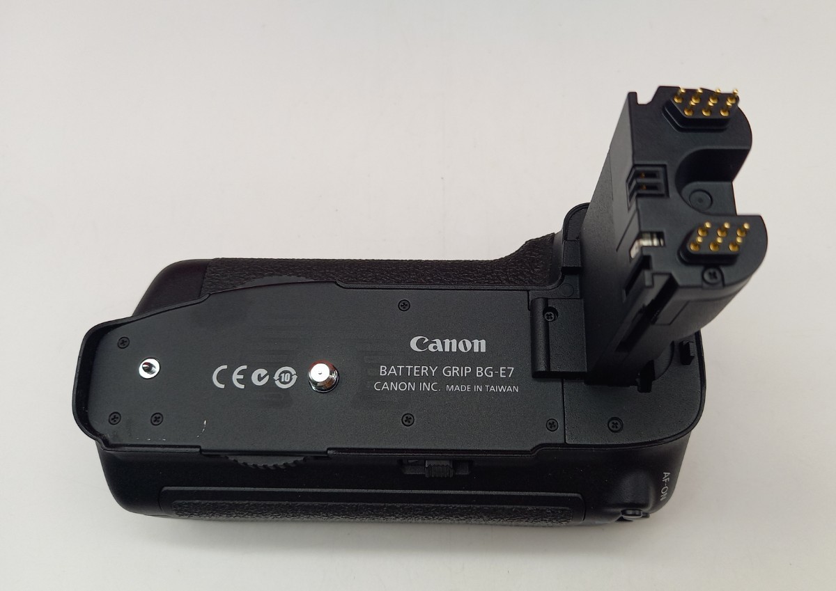 ■ Canon EOS 7D デジタル一眼レフカメラ ボディ シャッターOK 動作確認済 BATTERY GRIP BG-E7 バッテリー 充電器 キャノン_画像10