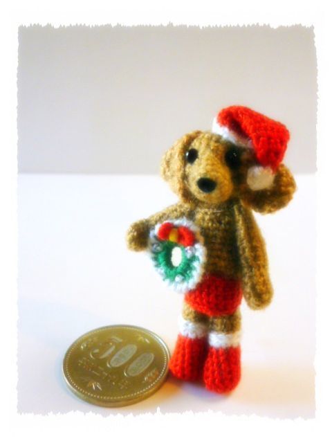 Dachs Dog Doll House Amigurumi Plushie手工製作迷你Blythe聖誕花環    原文:ダックス　犬　 ドールハウス 　あみぐるみ ぬいぐるみ　ハンドメイド　ミニチュア 　ブライス　 クリスマス　リース