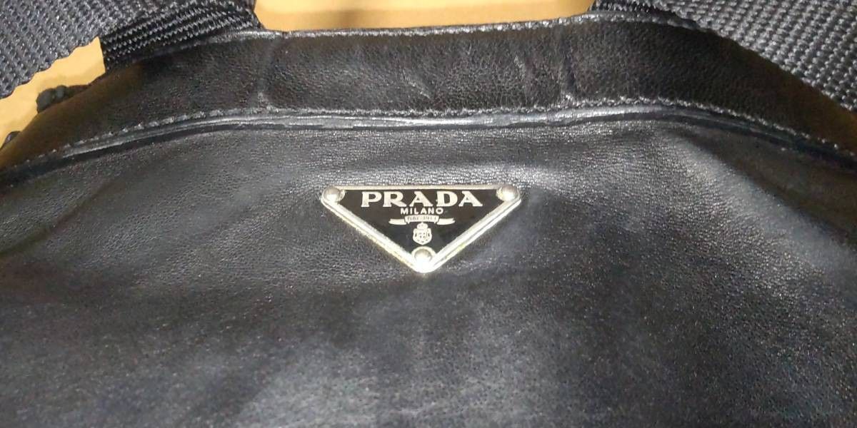 メンズ PRADA レザー リュック デイパック プラダ 本革 バッグ 最高級品 リュックサック アクセサリー 鞄 皮 黒 レア