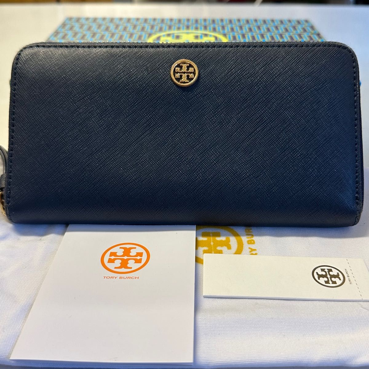 新品同様 トリーバーチ TORY BURCH 財布 長財布 ラウンドファスナー