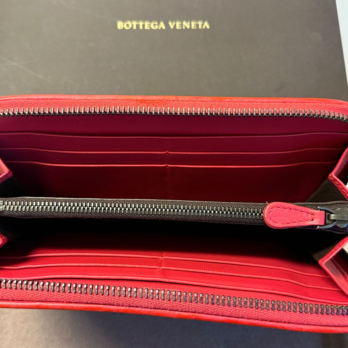 新品同様！ ボッテガヴェネタ BOTTEGA VENETA 財布　長財布 イントレ チャート　ラウンドファスナー