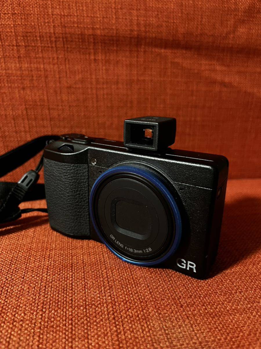 RICOH GR III 【初回限定ブルーリング・外付ファインンダー付属】　フィルムGRストラップ_画像1