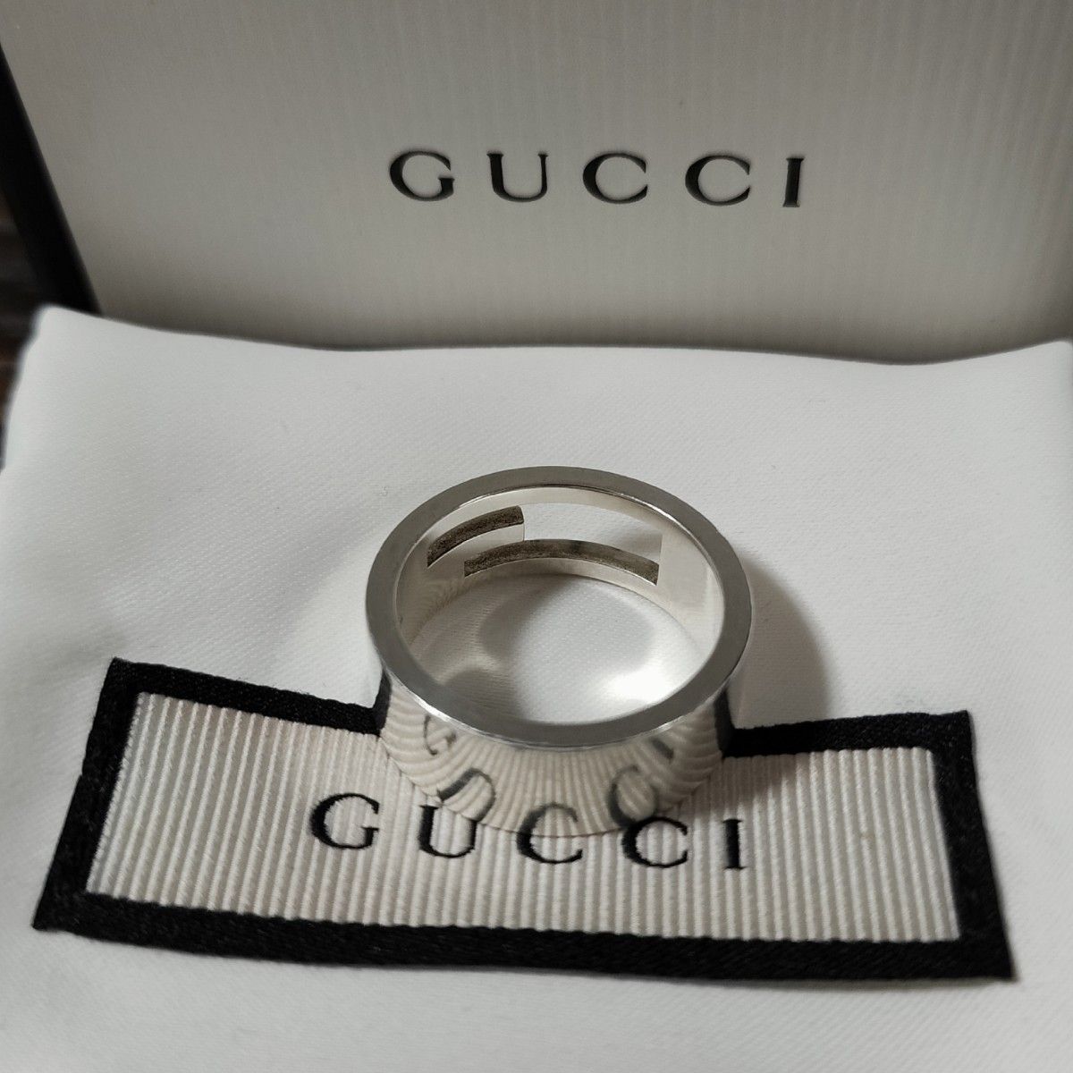 GUCCI グッチ リング 指輪 ブランデッドG シルバーリング|Yahoo GUCCI グッチ リング 指輪 ブランデッドG シルバーリング|Yahoo