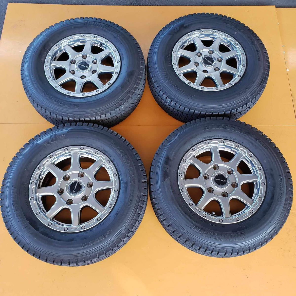 6209】☆【送料無料】☆ 195/80R15 107/105L LT 4本セット冬タイヤ