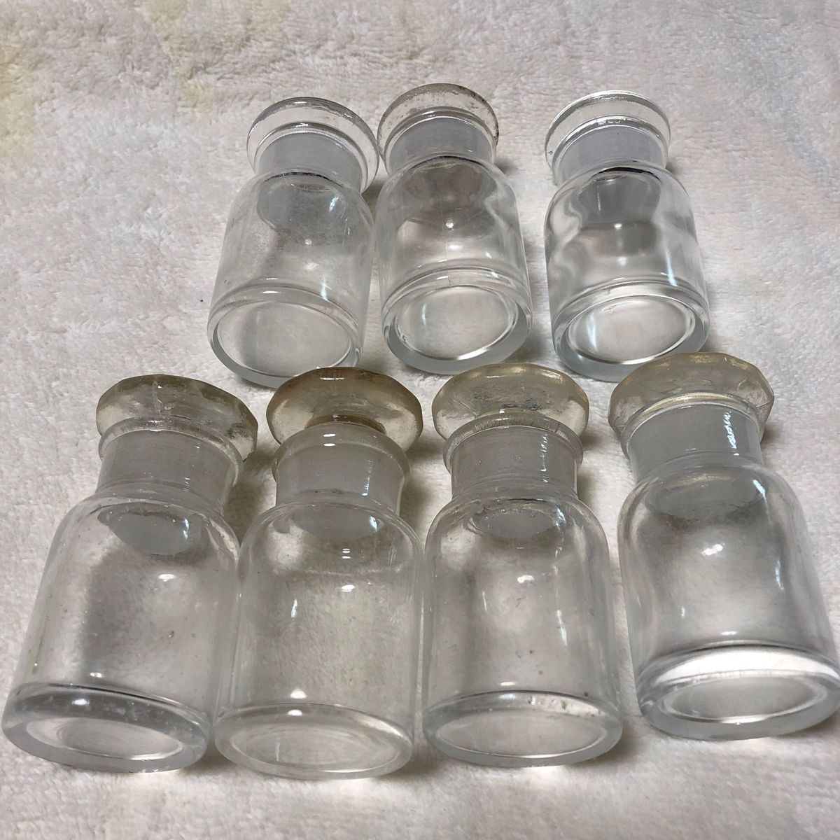 レトロなガラス瓶　アンティーク　　メディシンガラス瓶 容器 ボトル