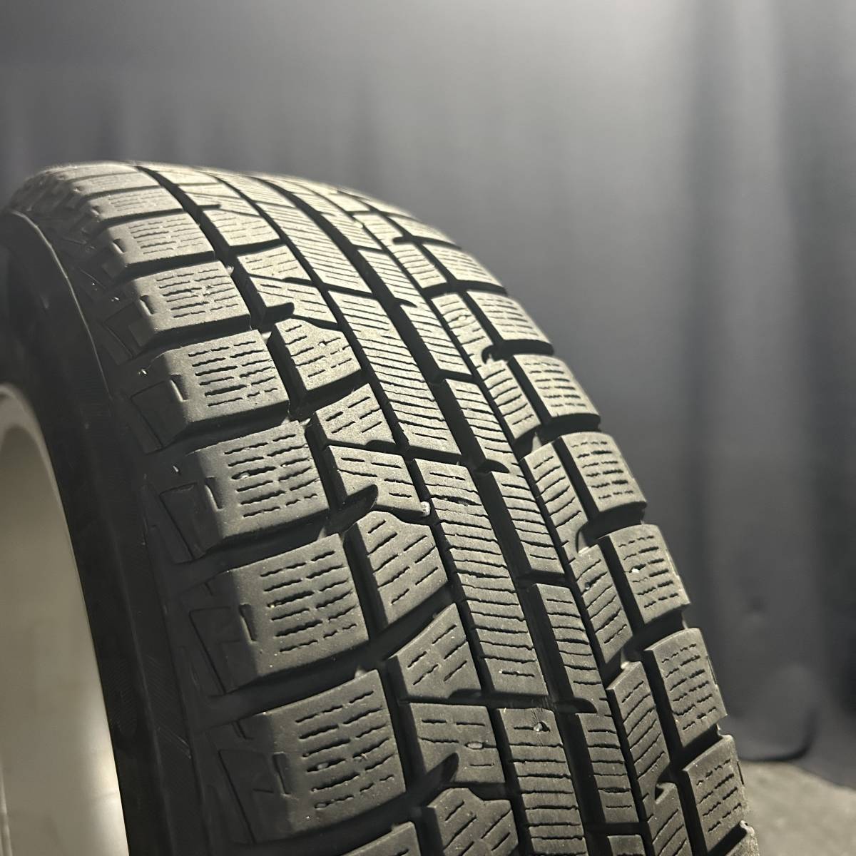 美品バリ山★ 175/65R15 ヨコハマ IG50+ スタッドレス 5.5J ＋42 4穴PCD100 ヤリス アクア ヴィッツ フィット デミオ カローラ ノート_画像2