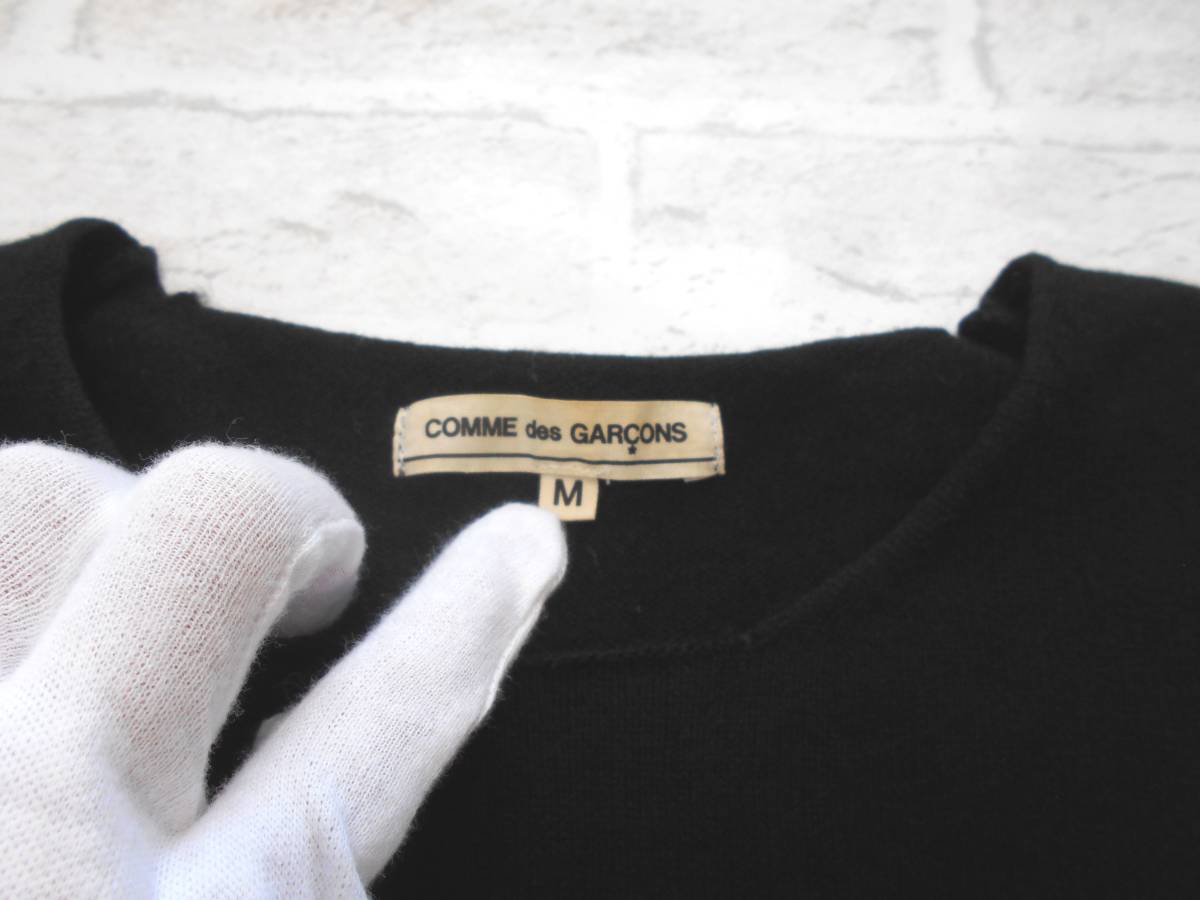 送料込み！ COMME des GARCONS コムデギャルソン ブラック カシミヤ ラウンドネック ニット ( カシミア 100％ 黒 プルオーバー セーター )_ブランドタグのアップ