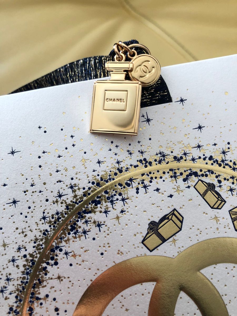 CHANEL 2023年ノベルティチャーム アイコニックなシャネル N°5の CHANEL 2023年ノベルティチャーム アイコニックなシャネル N°5の