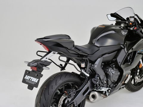 YZF-R7('22)　デイトナ　サイドバッグサポート 左右セット 28196　取寄せ品_画像2