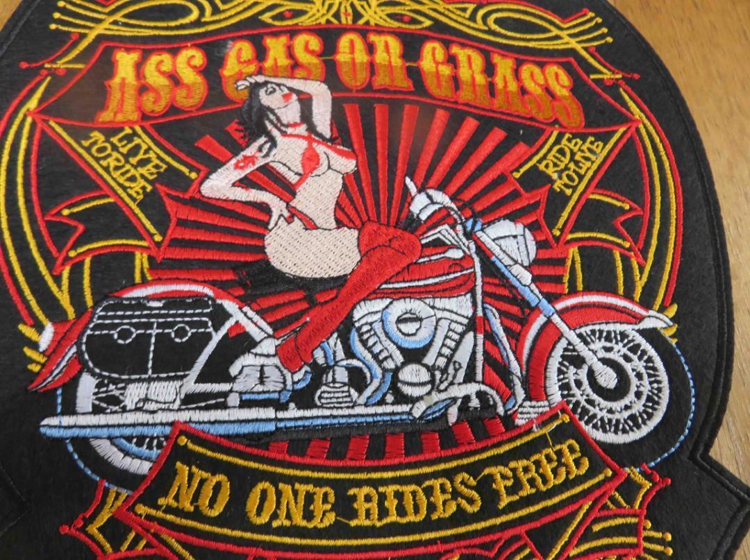 『特大A』黒赤US激渋◆新品セクシーレディ　露出系美女ASS GAS OR GRASS　NO　ONE RIDES FREE アメリカ　バイク　オートバイ刺繍ワッペン_画像3