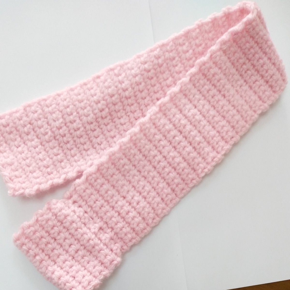 手編み小さめマフラーピンク　ハンドメイド
