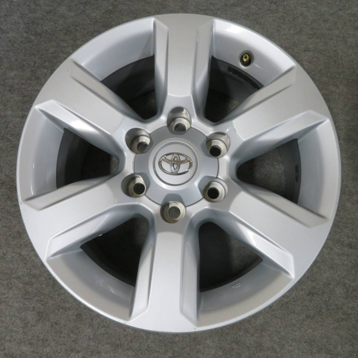 TOYOTA　150系 プラド純正　17×7.5Ｊ+25　6Ｈ/139.7　4本_画像4