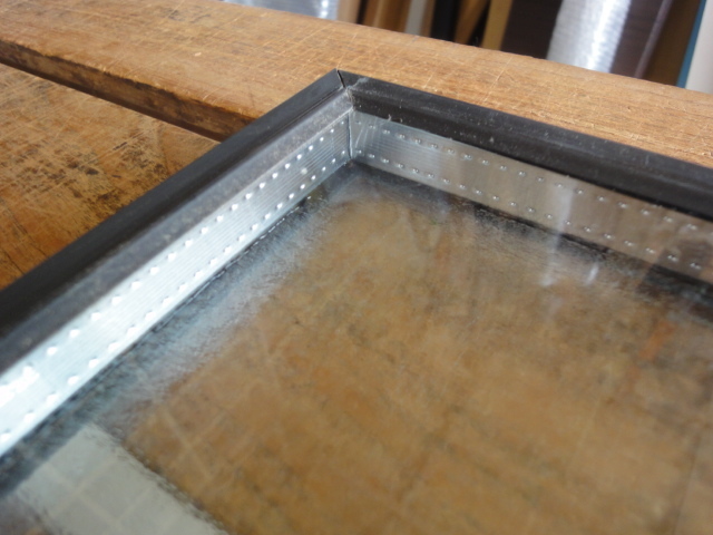 S-768　リクシル　複層ガラス ペアガラス　約　523x978ｘ25㎜　明り取り　窓 サッシ関連 DIY リフォーム 修理 補修_画像4