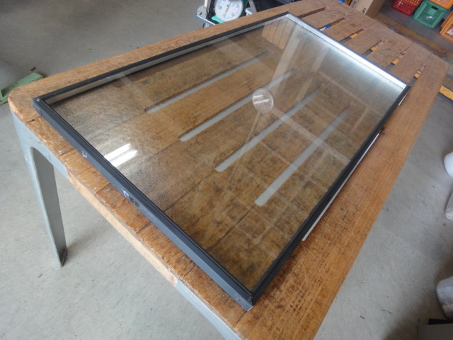 S-768　リクシル　複層ガラス ペアガラス　約　523x978ｘ25㎜　明り取り　窓 サッシ関連 DIY リフォーム 修理 補修_画像2