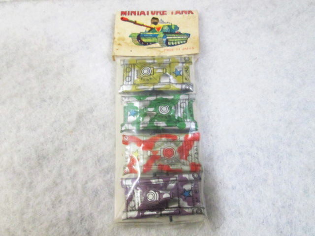 [ Showa Retro tin plate toy together ] pipe / whistle / miniature tanker /kachikachi/ badge / fry pan / Rocket / fighter (aircraft) / animal / tank 