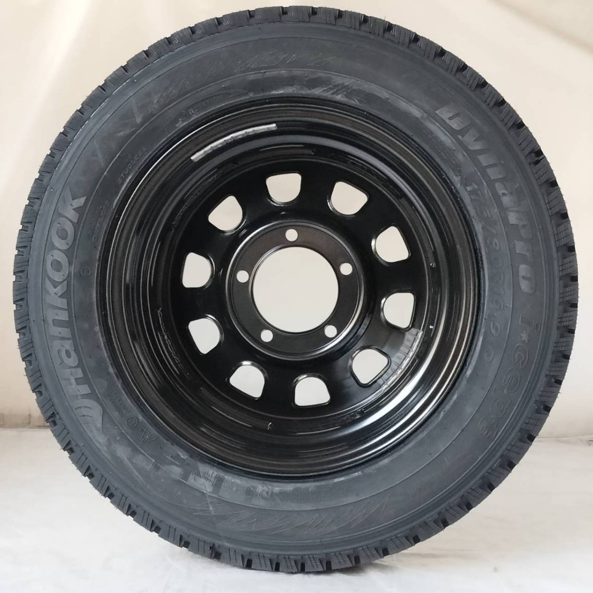 即納OK デイトナ 16-5.5J＋20 5-139.7 ブラック スタッドレス付4本SET 175/80R16 2023年製 ハンコック RW08 ジムニー (W2244-3)_画像5