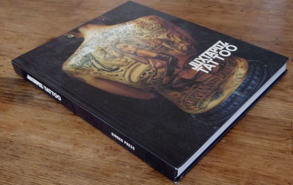 洋書 JUXTAPOZ TATTOO GINGKO PRESS タトゥー 刺青 写真集_画像3