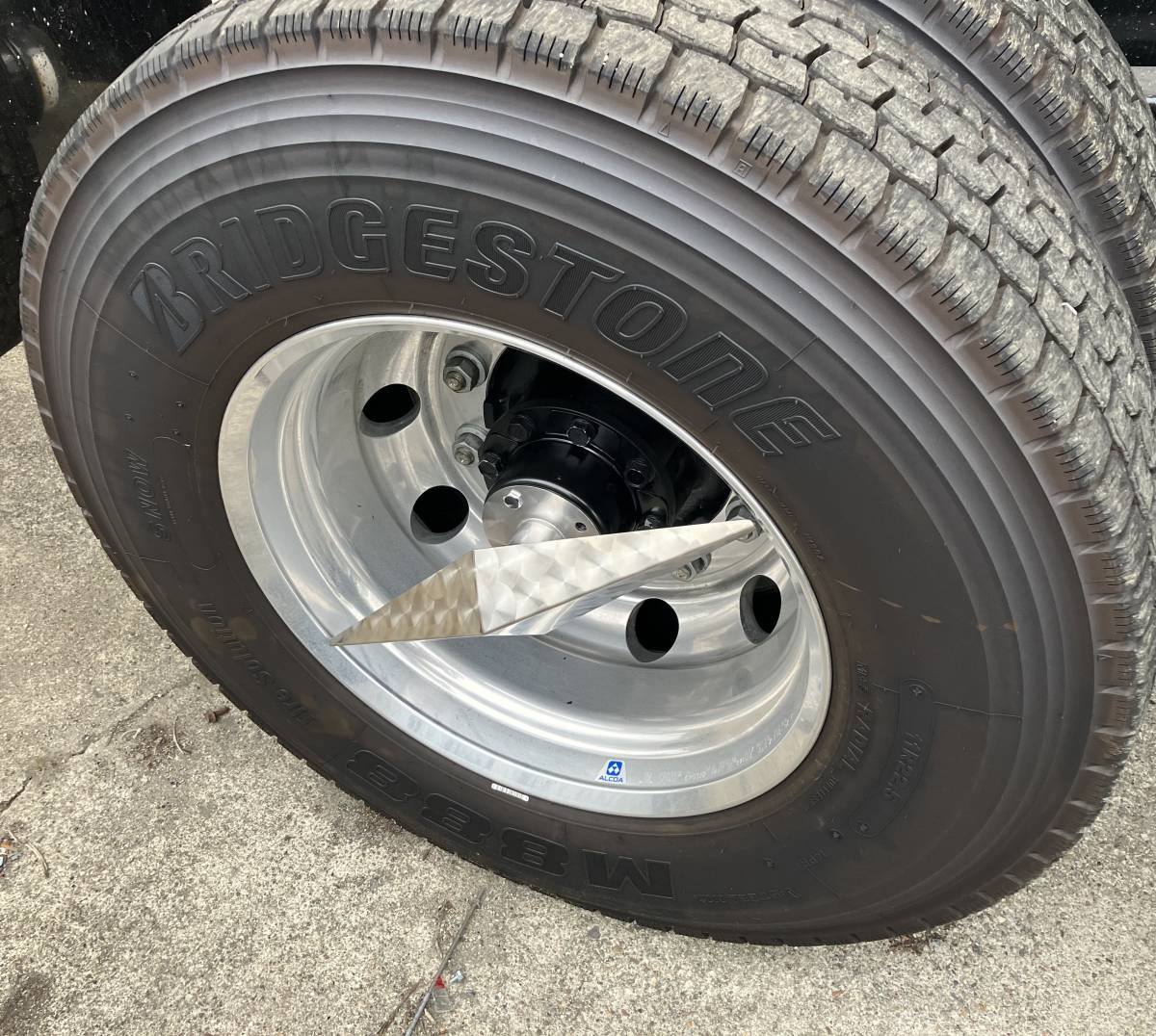 ウロコステンレス製 22 5インチ大型車用 うろこ一文字ホイール ウロコステンレス製 22 5インチ大型車用 うろこ一文字ホイール