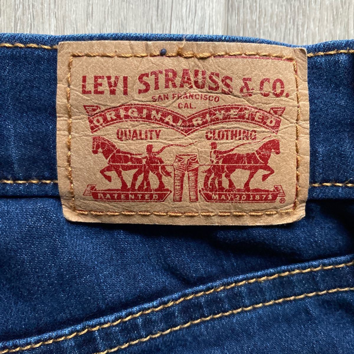 送料無料 古着ジーンズ【Levi's312 SHAPING SLIM W24インチ】_画像7