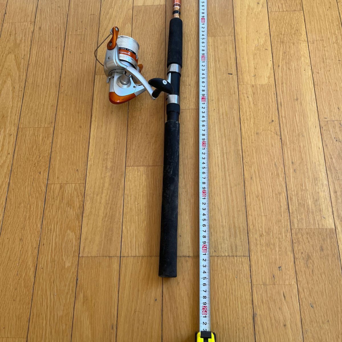 鮭釣り用の竿とリールのセット。未使用品、ロッド約２４５cm 値下げしました。