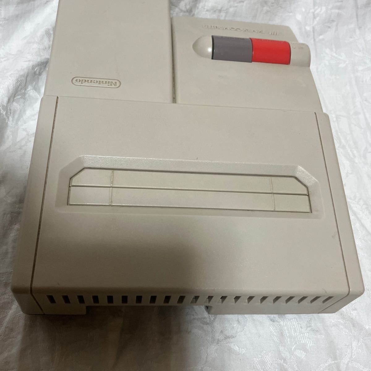 Nintendo ニンテンドー 任天堂 ニューファミコン ファミコン ファミリーコンピュータ 本体のみ HVC-101 kc349_画像4