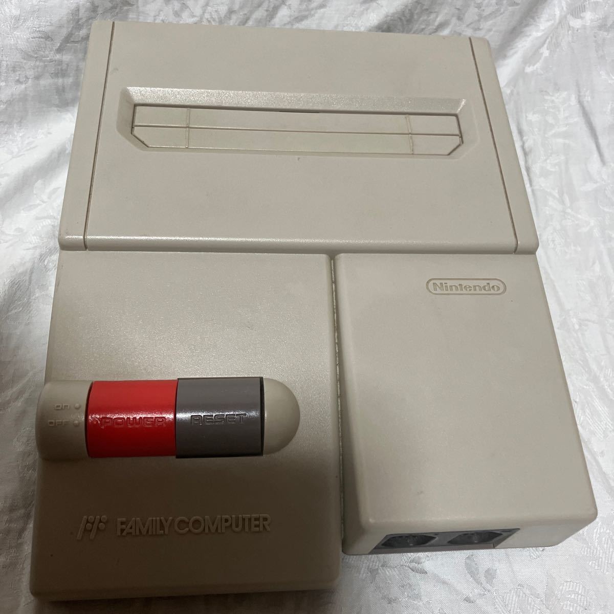 Nintendo ニンテンドー 任天堂 ニューファミコン ファミコン ファミリーコンピュータ 本体のみ HVC-101 kc349_画像2