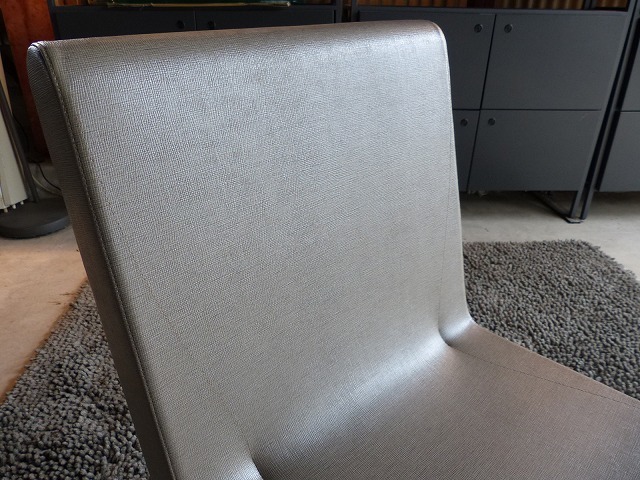 b.｜Cassina/カッシーナ｜ブーメラン　スウィベルチェア｜PVC素材　昇降機能付きチェア　回転_画像2