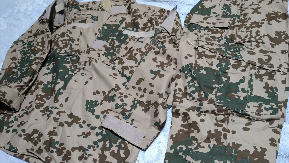 新品、ドイツ陸軍レプリカ迷彩服上下セット　サイズXS_画像2
