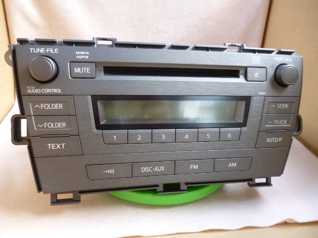 E01 中古美品プリウス ZVW30系 純正 CDオーディオ 異形タイプ 86120-47530 動作確認済み品 CD オーディオ_画像1