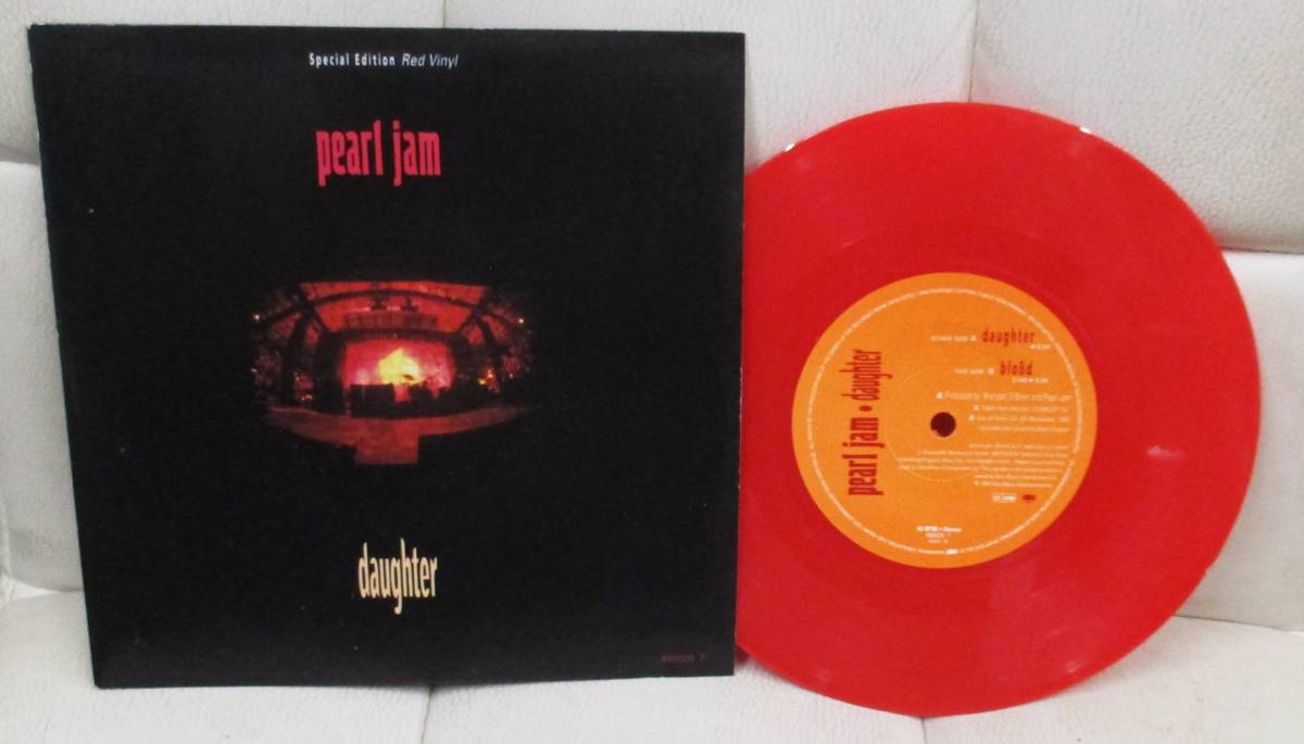 ## Pearl Jam Daughter [ '93 Epic 660020 7 ]Special Edition, Red Vinyl デッドストック 45rpm_画像1