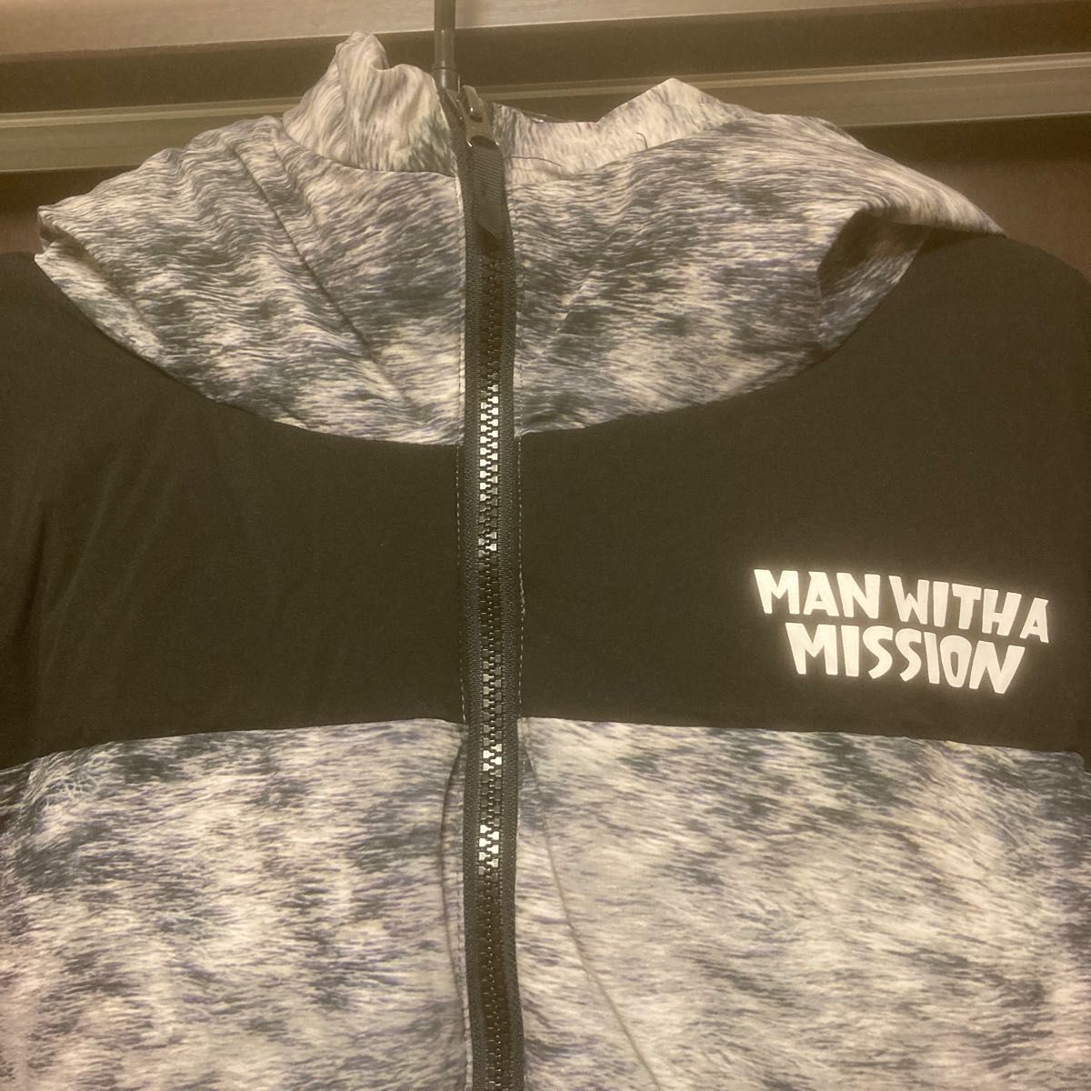 MAN WITH A MISSION プレミアムお毛並みダウンジャケット 収納袋 MAN WITH A MISSION プレミアムお毛並みダウンジャケット 収納袋