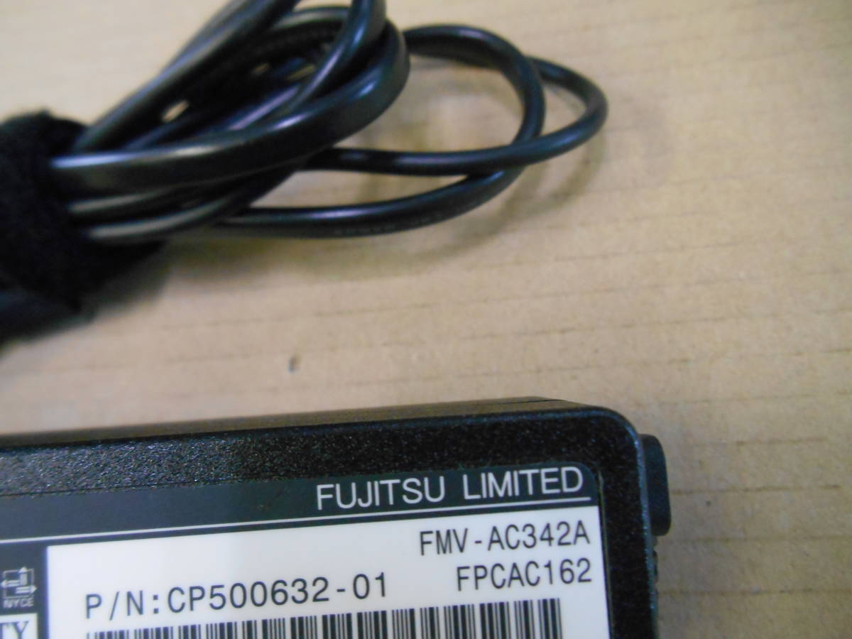 FUJITSU ACアダプタ ADP-65MD A(FMV-AC342A) 19V 3.42A 外径3.5 内径1.4 (195_画像3