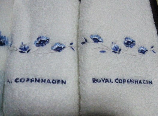 [未使用]ROYAL COPENHAGENロイヤルコペンハーゲン　バスタオル1枚、フェイスタオル2枚、ウォッシュタオル1枚　白×ブルー_画像5