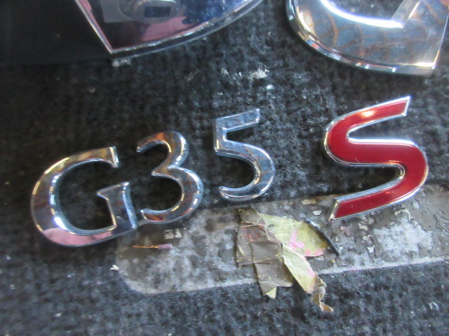 ★R5A7329　V36　スカイライン左ハンドル　インフィニティエンブレムセット　G35　修理やストック等に_画像2