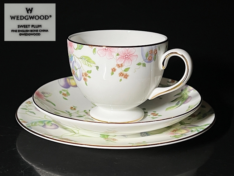 【瑞】WEDGWOODウェッジウッド　SWEET PLUM　カップ＆ソーサー＋ケーキ皿_画像1